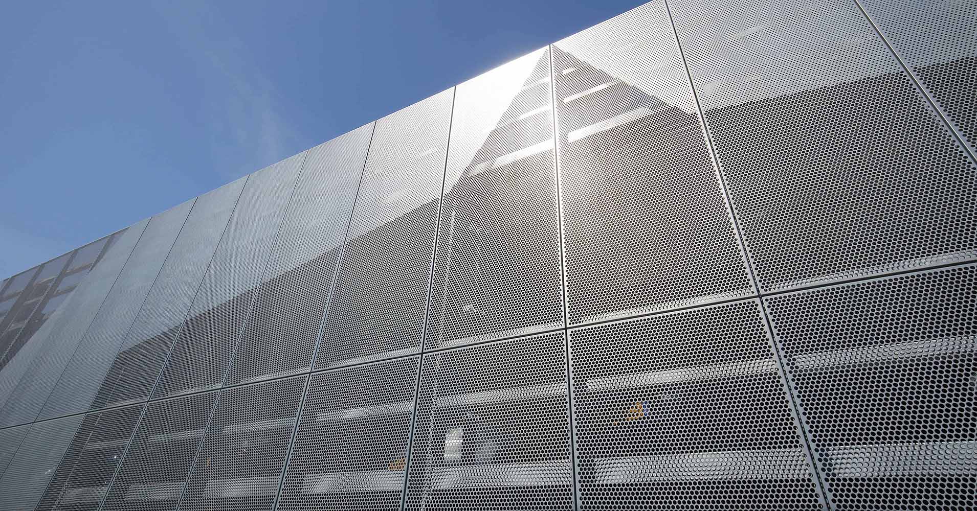 tôle perforée décorative pour façade